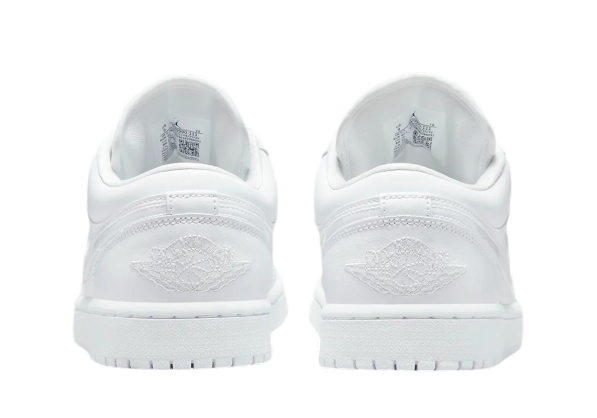 JORDAN 1 LOW TRIPLE WHITE WOMENS