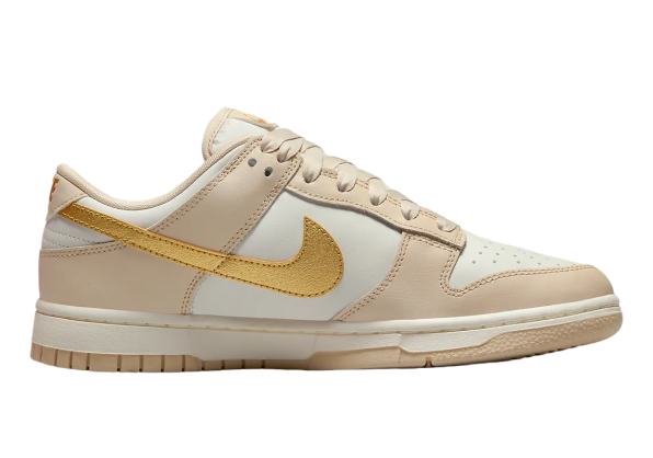 NIKE DUNK LOW ESS TREND GOLD SWOOSH WOMENS