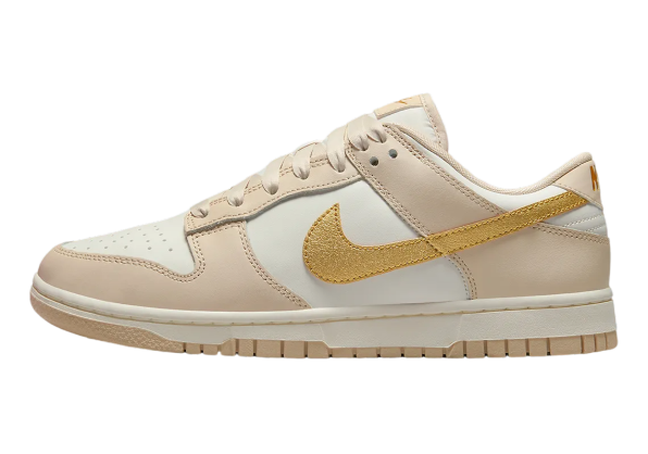 NIKE DUNK LOW ESS TREND GOLD SWOOSH WOMENS