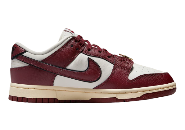 NIKE DUNK LOW SE SISTERWOOD SAIL TEAM RED WOMENS